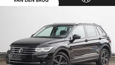 Zwart Gebruikt 2021 VW Tiguan Elegance SUV | € 32.195 (Eerlijke prijs)