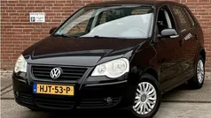 Zwart, metallic lak Gebruikt 2006 VW Polo Hatchback | € 2.950 (Eerlijke prijs)
