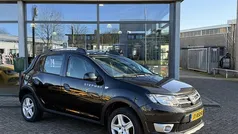 Gebruikt 2016 Dacia Sandero Lauréate Hatchback | € 5.950 (Eerlijke prijs)