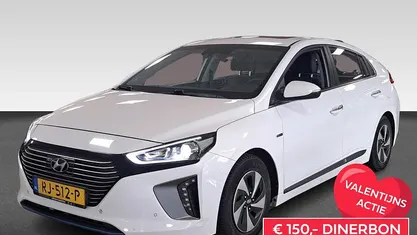 Wit Occasion 2018 Hyundai Ioniq Premium Hatchback | € 13.930 (Eerlijke prijs)