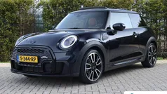Blauw Gebruikt 2023 Mini John Cooper Works Hatchback | € 27.895 (Eerlijke prijs)