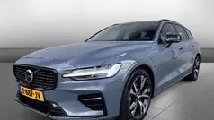 Gebruikt 2024 Volvo V60 Plus Stationwagen | € 42.935 (Eerlijke prijs)