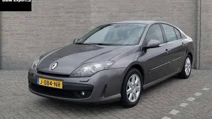 Grijs Occasion 2010 Renault Laguna III Dynamique Hatchback | € 2.495 (Eerlijke prijs)