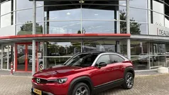 Rood, metallic lak Gebruikt 2021 Mazda MX30 Luxury SUV | € 17.955 (Eerlijke prijs)