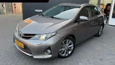 Bruin Gebruikt 2014 Toyota Auris Touring Sports Executive Stationwagen | € 13.995 (Eerlijke prijs)