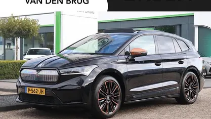 Zwart Gebruikt 2022 Skoda Enyaq iV SUV | € 33.145 (Eerlijke prijs)