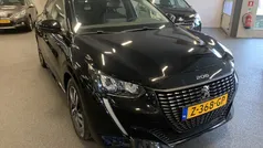 Zwart Gebruikt 2021 Peugeot 208 Allure Hatchback | € 16.995 (Eerlijke prijs)