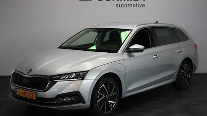 Grijs Gebruikt 2021 Skoda Octavia Business Line Stationwagen | € 21.995 (Eerlijke prijs)