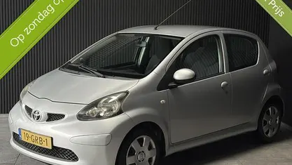 Occasion Toyota Aygo Sport 68 PK (50 kW) 2008 Grijs Hatchback
