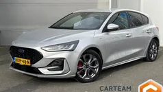 Grijs Gebruikt 2024 Ford Focus ST-Line X Hatchback | € 27.345 (Eerlijke prijs)