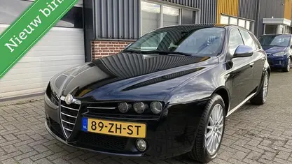 Zwart Occasion 2008 Alfa Romeo 159 Business Stationwagen | € 3.149 (Eerlijke prijs)