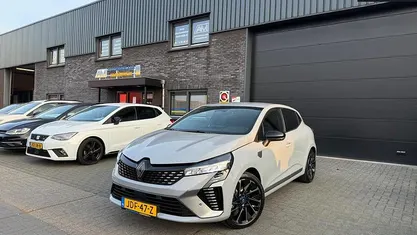 Occasion 2025 Renault Clio V Esprit Alpine Hatchback | € 25.950 (Eerlijke prijs)