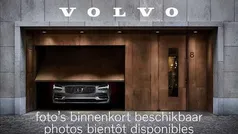 Zwart Gebruikt 2017 Volvo V40 Plus SUV | € 18.500 (Eerlijke prijs)