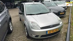 Grijs Gebruikt 2004 Ford Fiesta Futura Hatchback | € 1.999 (Eerlijke prijs)