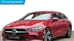 Rood, metallic lak Gebruikt 2020 Mercedes CLA180 Shooting Brake Luxury Stationwagen | € 28.800 (Eerlijke prijs)