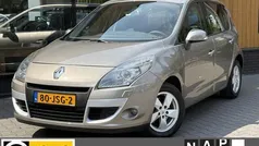 Beige, metallic lak Gebruikt 2009 Renault Scénic III MPV | € 4.950 (Eerlijke prijs)