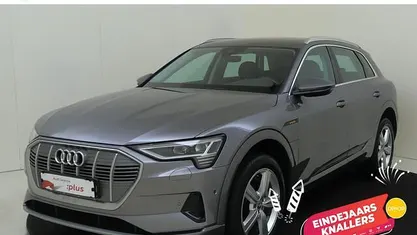Grijs (metallic) Occasion 2019 Audi e-tron Basis SUV | € 22.450 (Super prijs)
