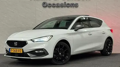 Wit Gebruikt 2021 Seat Leon FR Hatchback | € 22.995 (Eerlijke prijs)