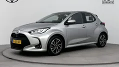 Grijs Gebruikt 2022 Toyota Yaris Hybrid Hatchback | € 21.745 (Eerlijke prijs)