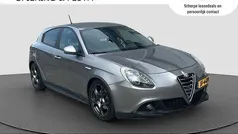 Grijs Gebruikt 2016 Alfa Romeo Giulietta Quadrifoglio Verde Hatchback | € 15.740 (Eerlijke prijs)