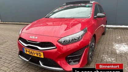 Rood Occasion 2022 Kia Ceed GT-Line Hatchback | € 21.930 (Goede deal)