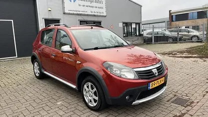 Occasion Dacia Sandero Stepway 84 PK (61 kW) 2011 Rood (metallic) Hatchback
