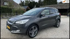 Grijs, metallic lak Gebruikt 2015 Ford Kuga Trend SUV | € 11.950 (Eerlijke prijs)