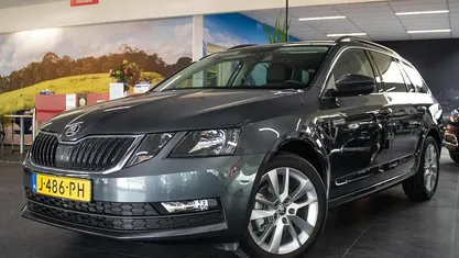 Grijs Occasion 2020 Skoda Octavia Business Line Stationwagen | € 16.285 (Eerlijke prijs)