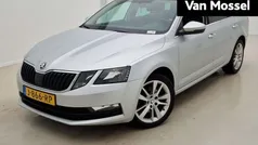 Grijs Gebruikt 2020 Skoda Octavia Business Line Stationwagen | € 16.900 (Eerlijke prijs)