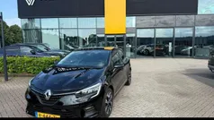 Zwart Gebruikt 2023 Renault Clio V Evolution Hatchback | € 16.450 (Eerlijke prijs)