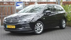 Zwart Gebruikt 2017 Opel Astra Innovation Stationwagen | € 10.750 (Eerlijke prijs)