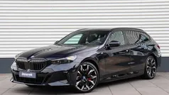 Zwart Gebruikt 2025 BMW 550e M Sport Stationwagen | € 107.950 (Goede deal)