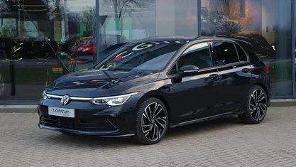 Occasion 2023 VW Golf VIII R-line Hatchback | € 28.950 (Eerlijke prijs)