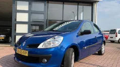 Blauw Gebruikt 2008 Renault Clio II Dynamique Hatchback | € 2.750 (Eerlijke prijs)