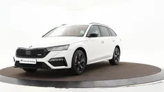Wit Gebruikt 2024 Skoda Octavia RS Stationwagen | € 38.440 (Eerlijke prijs)