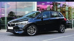 Zwart Gebruikt 2021 BMW 218 Executive Stationwagen | € 26.950 (Eerlijke prijs)