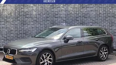 Gebruikt 2019 Volvo V60 Momentum Stationwagen | € 29.194 (Eerlijke prijs)