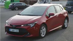 Rood Gebruikt 2019 Toyota Corolla Sedan | € 16.900 (Goede deal)