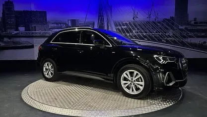 Zwart Occasion 2019 Audi Q3 S-Line SUV | € 28.995 (Eerlijke prijs)