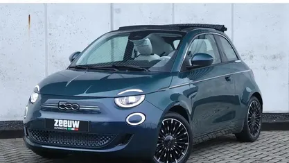 Blauw (metallic) Occasion 2021 Fiat 500e La Prima Cabriolet | € 20.900 (Eerlijke prijs)