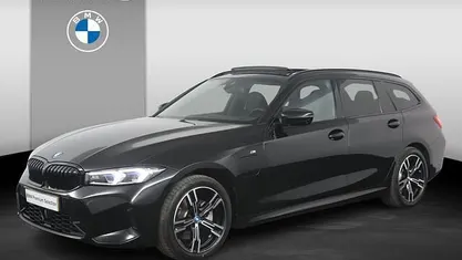 Zwart Occasion 2024 BMW 330 Comfort Edition Stationwagen | € 43.900 (Eerlijke prijs)