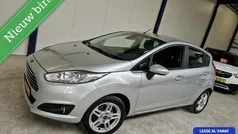 Grijs, metallic lak Gebruikt 2015 Ford Fiesta Titanium Hatchback | € 8.650 (Eerlijke prijs)