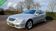 Grijs Gebruikt 2005 Mercedes 180 Sedan | € 2.449 (Eerlijke prijs)