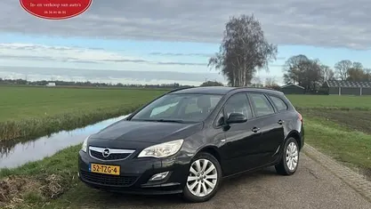 Zwart Gebruikt 2012 Opel Astra Edition Stationwagen | € 3.450 (Super prijs)