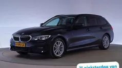 Zwart Gebruikt 2021 BMW 318 Executive Stationwagen | € 20.445 (Super prijs)