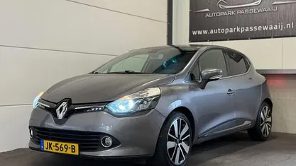 Grijs (metallic) Occasion 2015 Renault Clio GrandTour Dynamique Stationwagen | € 5.450 (Eerlijke prijs)