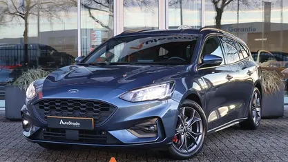 Blauw Occasion 2021 Ford Focus ST-Line Stationwagen | € 15.900 (Eerlijke prijs)