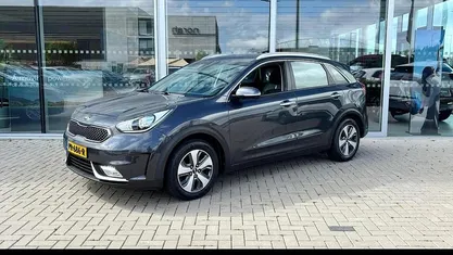 Grijs Gebruikt 2017 Kia Niro First Edition SUV | € 16.945 (Eerlijke prijs)