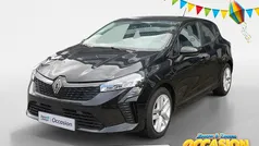 Gebruikt 2023 Renault Clio V Evolution Hatchback | € 17.435 (Eerlijke prijs)