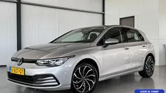 Grijs Gebruikt 2020 VW Golf VIII Life Hatchback | € 19.950 (Eerlijke prijs)